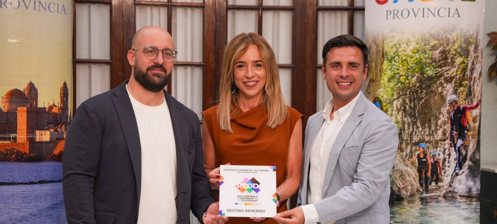La provincia de Cádiz refuerza su imagen como «destino turístico inclusivo» con la adhesión de la Diputación a la REDD